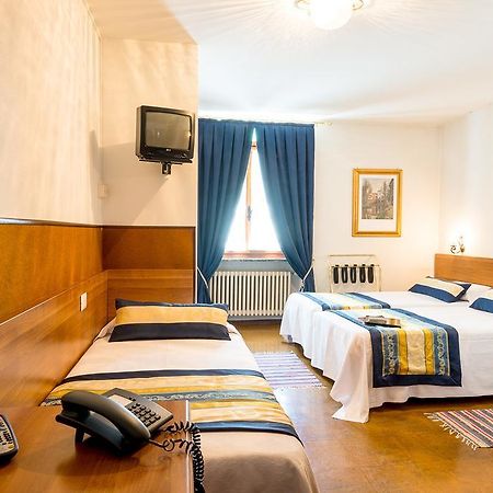 Albergo Altavilla Tirano Cameră foto