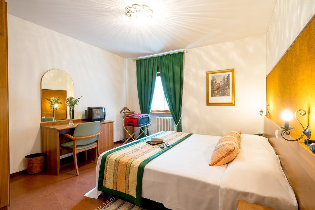 Albergo Altavilla Tirano Cameră foto